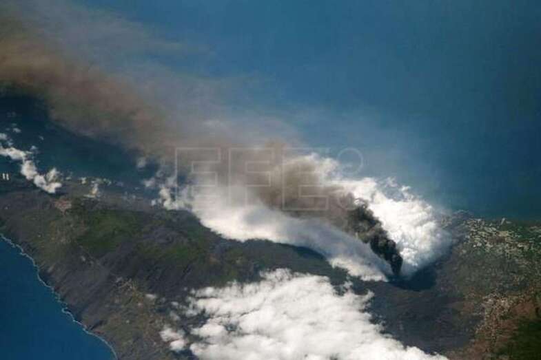 Esta imagen de la erupción del volcán en Cumbre Vieja, tomada desde la Estación Espacial Internacional, ya está en la final en el concurso que organiza la NASA / EFE NASA